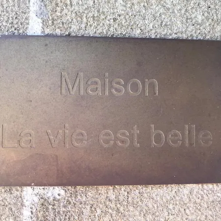 Bed & Breakfast Maison La Vie Est Belle *