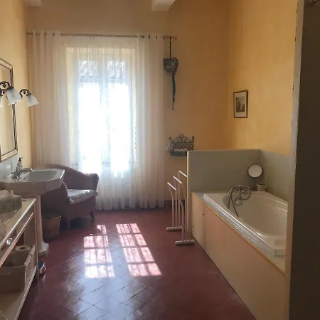 Maison La Vie Est Belle Bed & Breakfast *