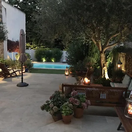 Maison La Vie Est Belle Bed & Breakfast