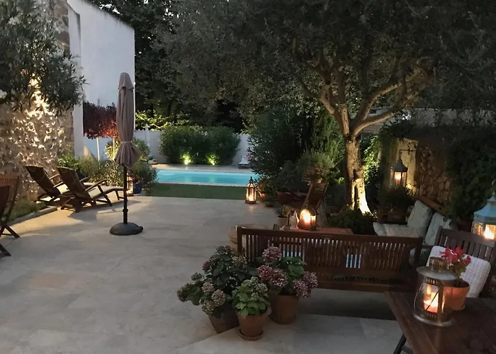Maison La Vie Est Belle Bed & Breakfast