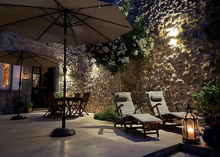 Maison La Vie Est Belle Bed & Breakfast